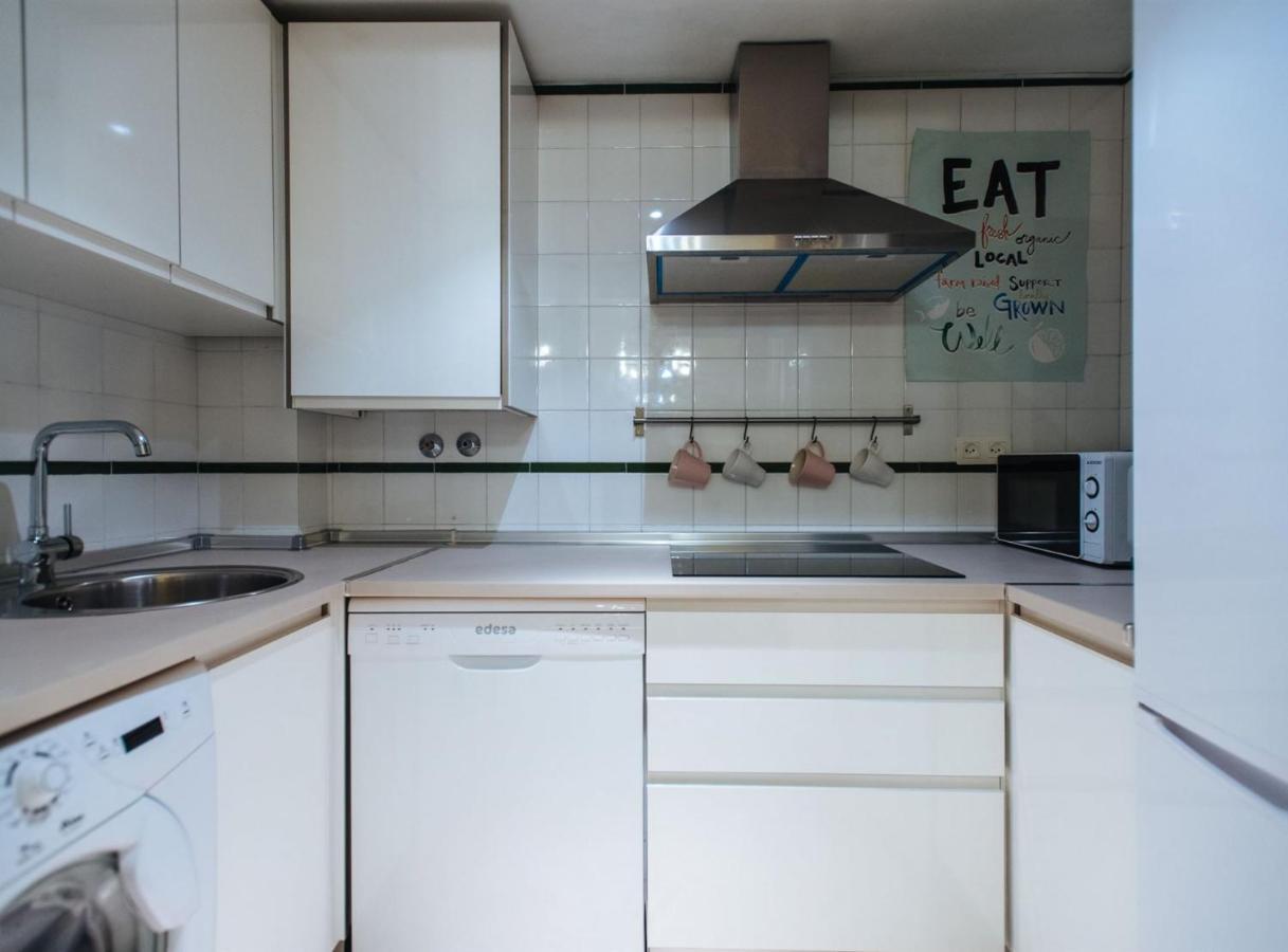 Pajaritos Suite Apartment - Private Parking Included 세비야 외부 사진