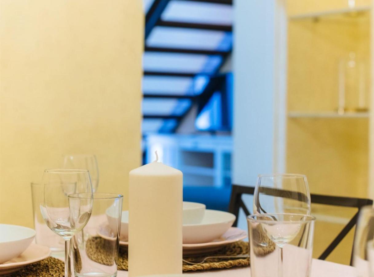 Pajaritos Suite Apartment - Private Parking Included 세비야 외부 사진