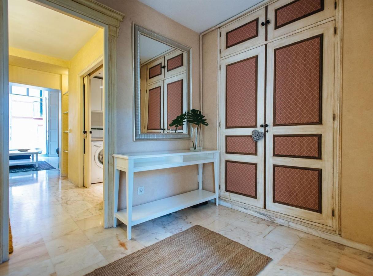 Pajaritos Suite Apartment - Private Parking Included 세비야 외부 사진